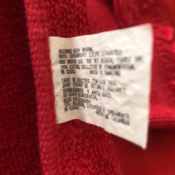 Embroidered Fingertip Towels - Picture 6 of 7